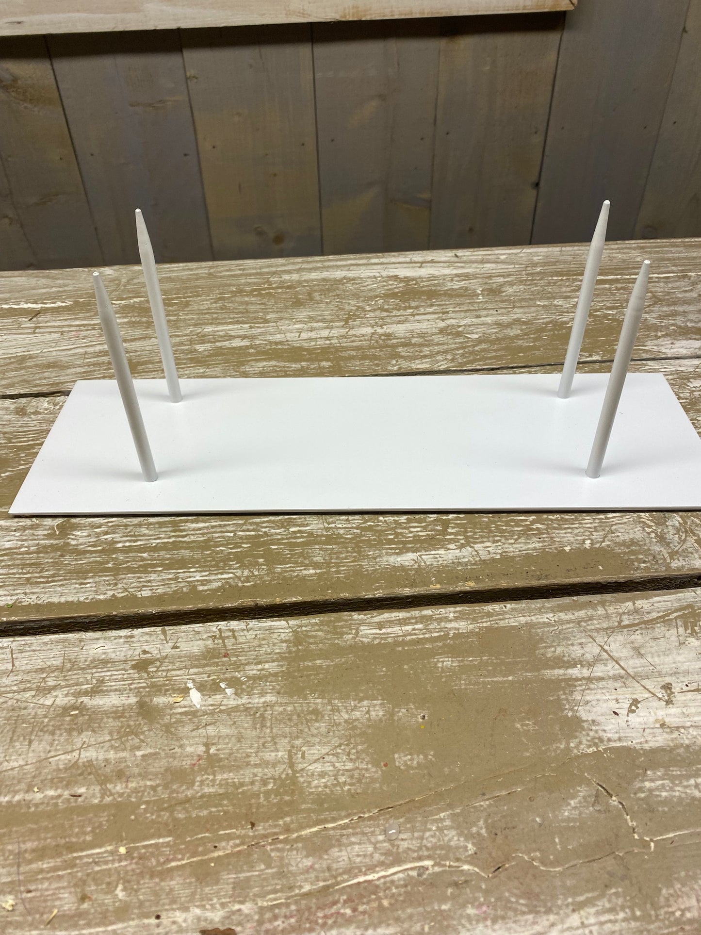 Standaard 4 pins, metalen frame, wit, ijzer, H13,5cm L40cm, B13cm per stuk