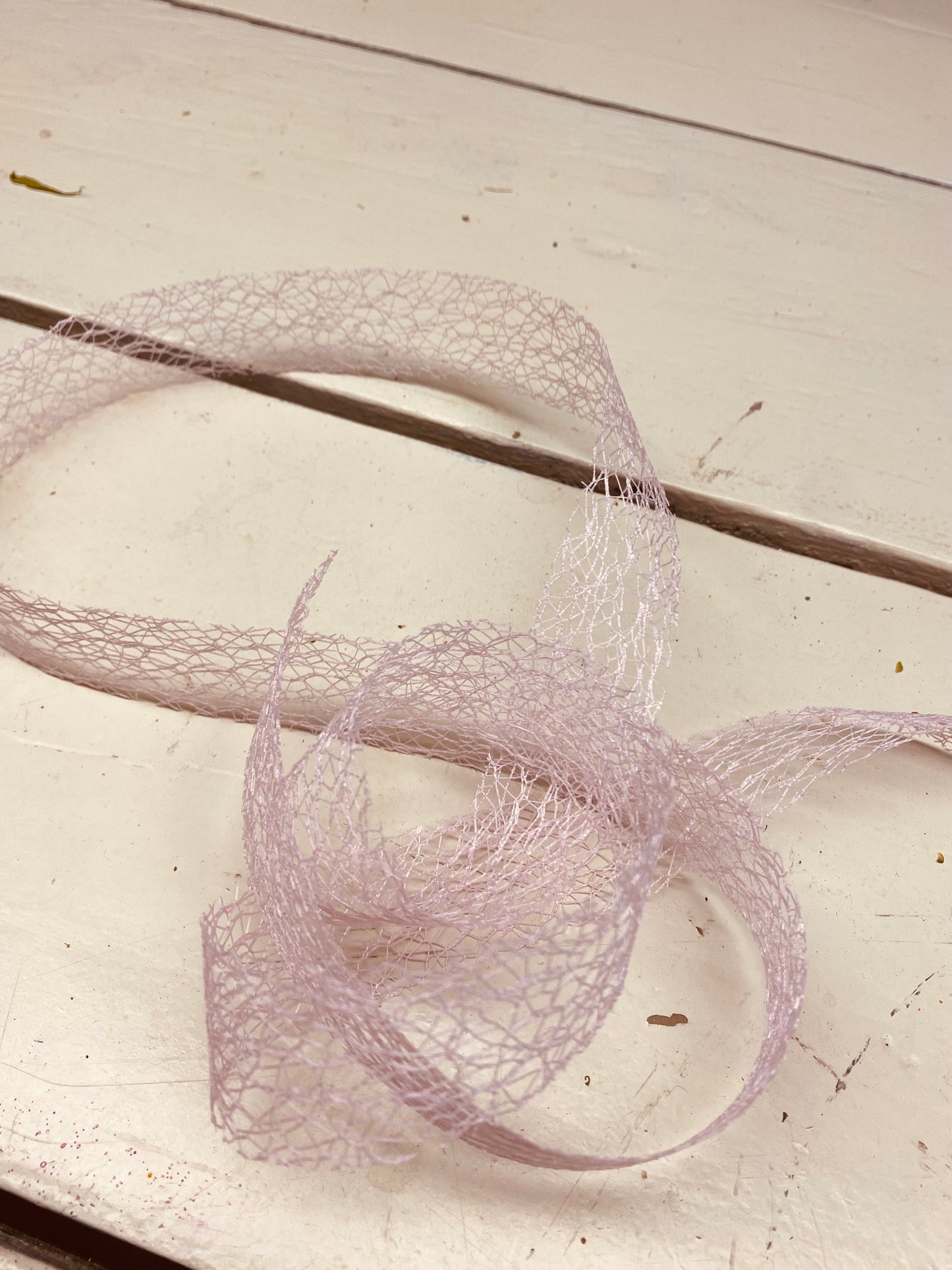 Lint opengewerkt, licht roze, Br30mm, per 1mtr
