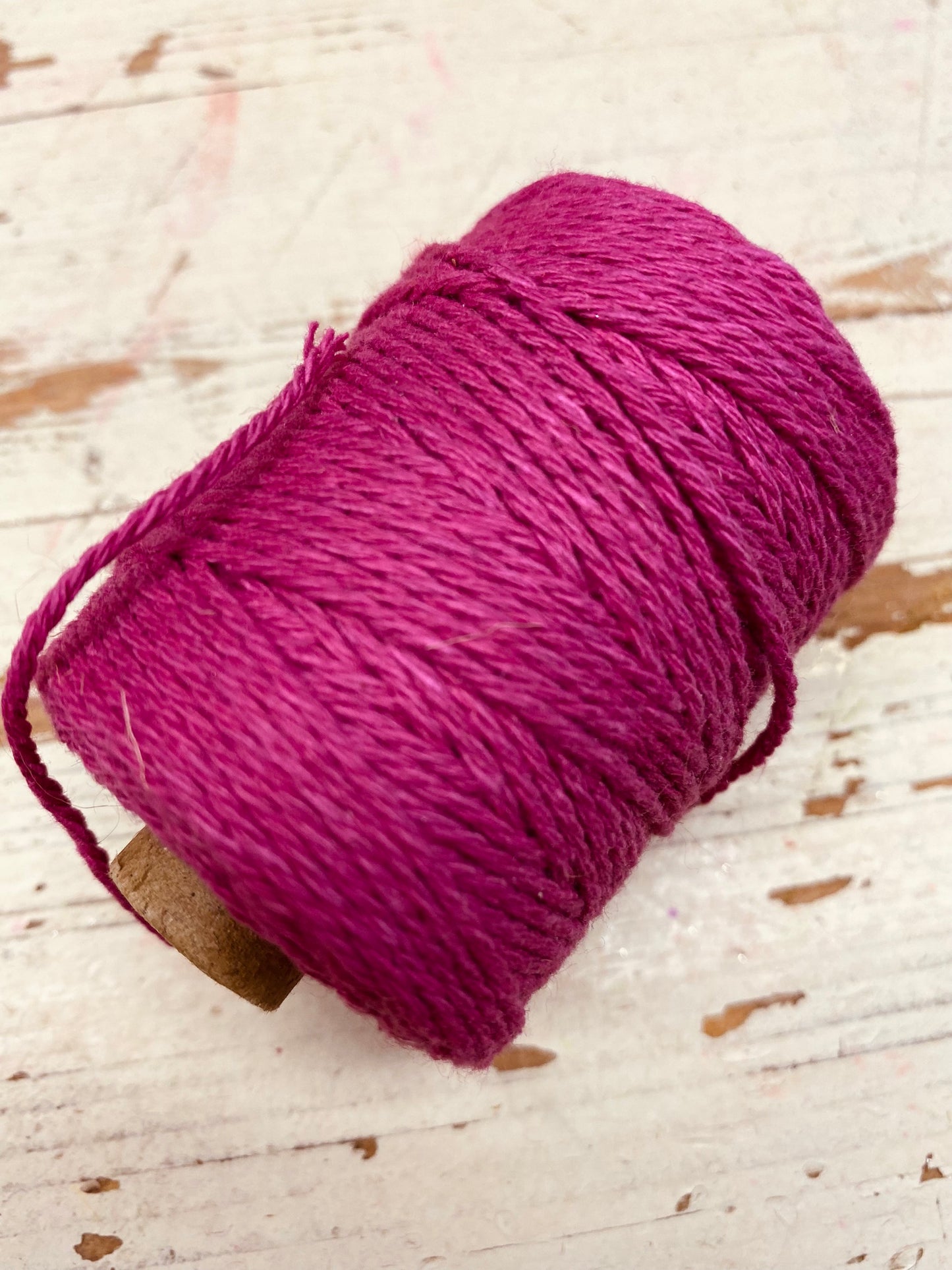 katoen Wol 2mm dik x L50m, fuchsia, per rolletje