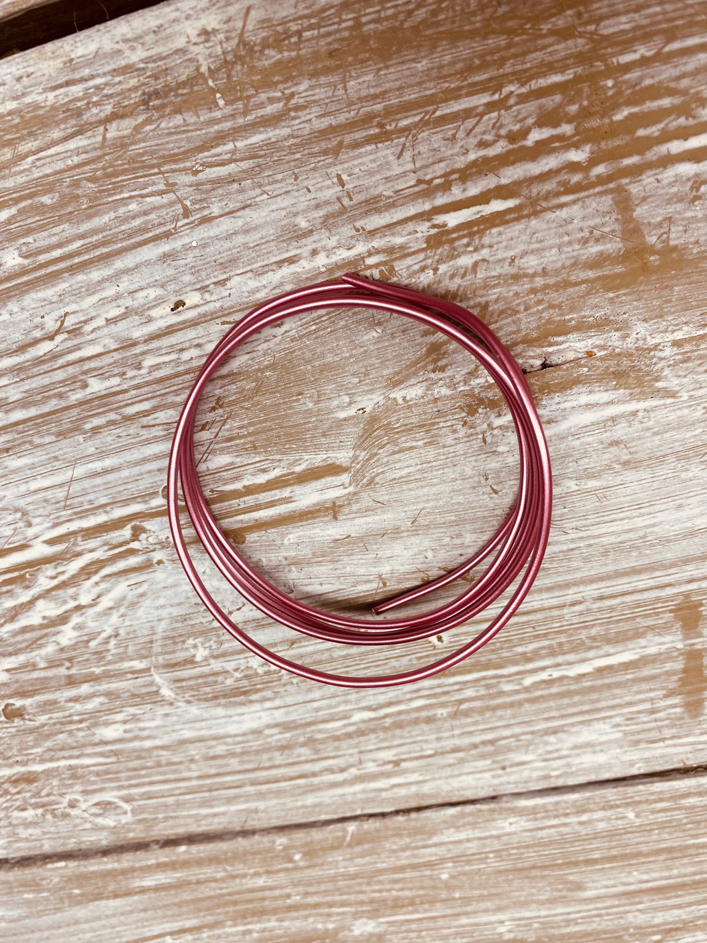 Aluminium draad, per 1mtr, roze 2mm dik