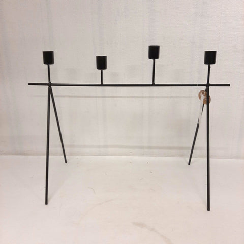 Kaars houder/ kandelaar, zwart metaal, 4 dunne kaarsen, H25cm B45cm, per stuk