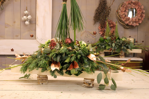 Kerst tafelstuk met kerstboompjes