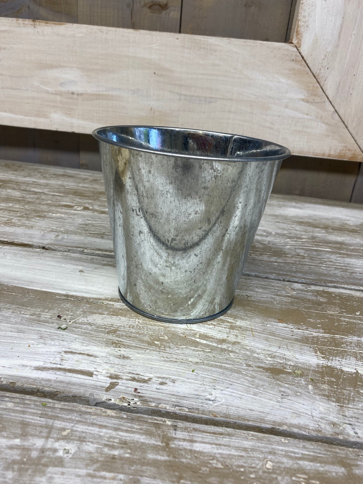 zinken bloem pot, D17 H16,5cm, per stuk
