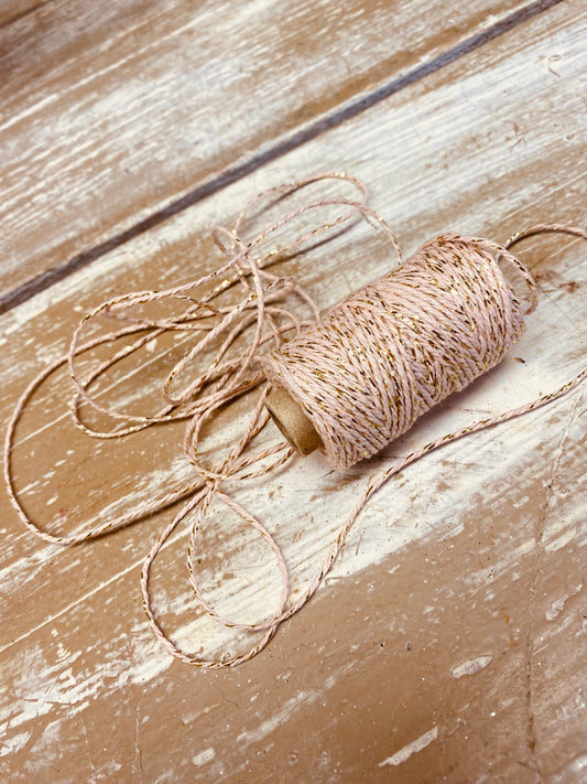 katoen Wol 2mm dik x L20m, roze en goud, tweekleurig