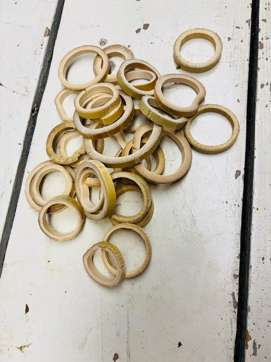 Bamboo ring hout naturel, per zakje, van 3 tot 7cm doorsnee