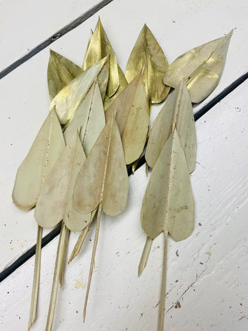 Palm pijlen, naturel en goud, gedroogd, totaal 15 stuks