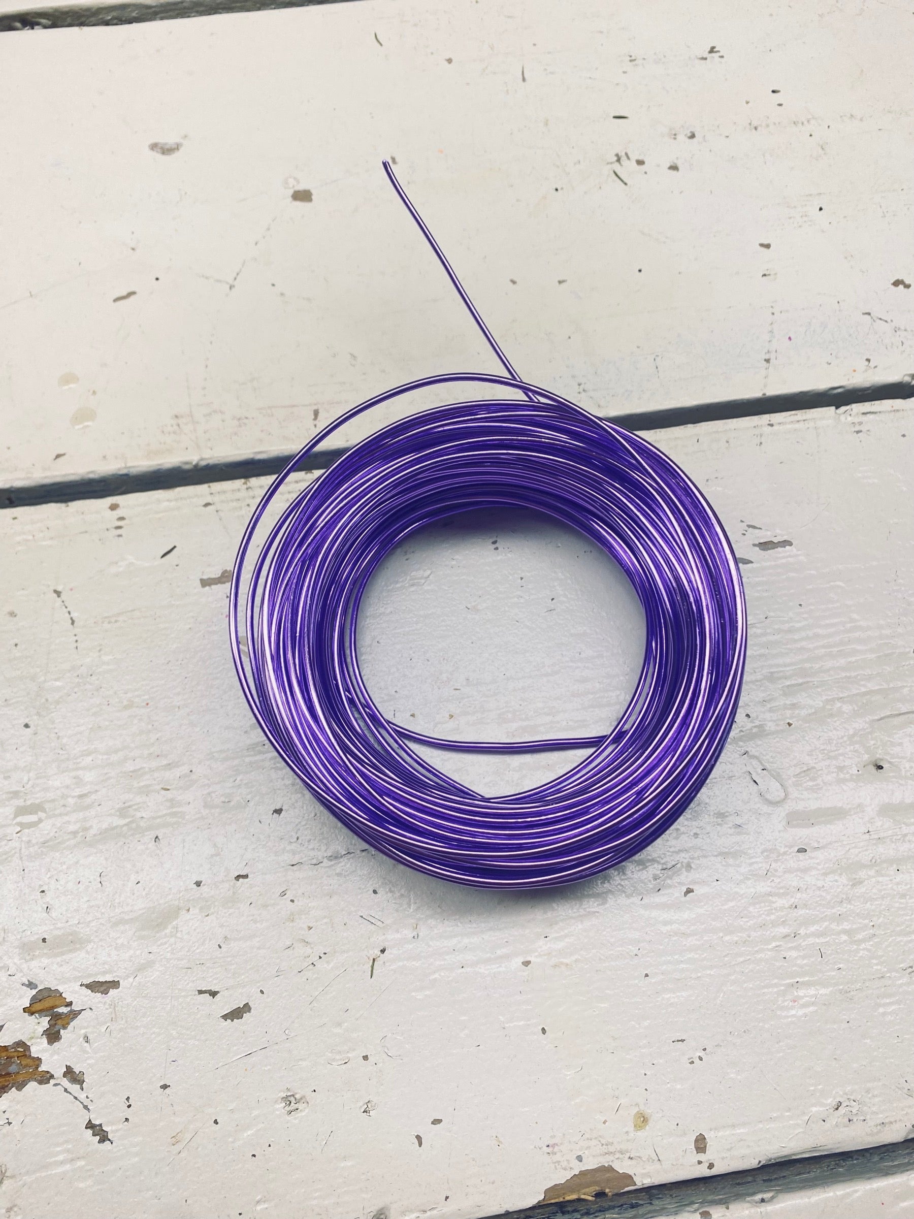 Aluminium draad lila, per 1mtr, 2mm dik