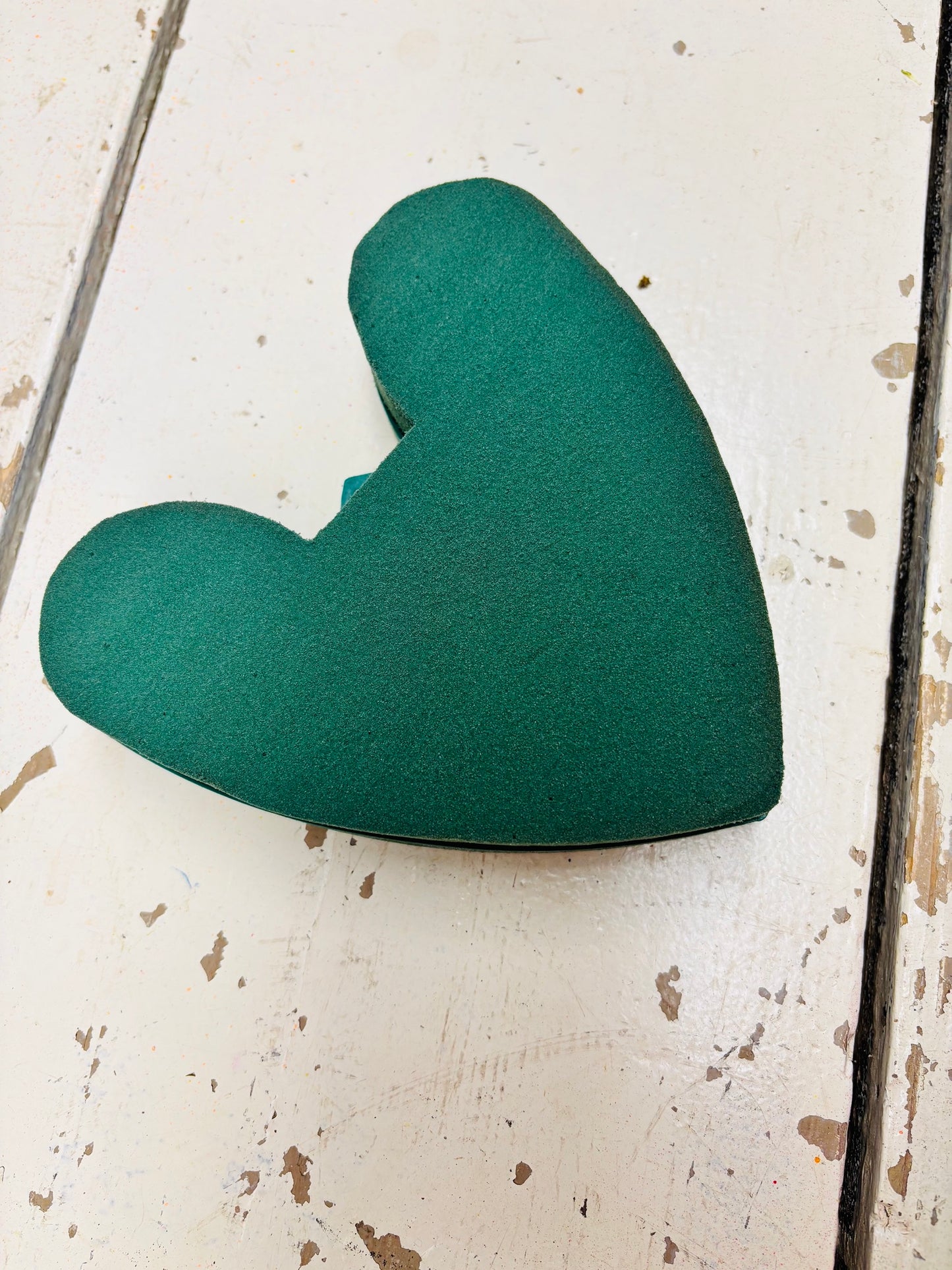 Oasis hart, plastic onderzijde, doorsnee 15cm, per stuk