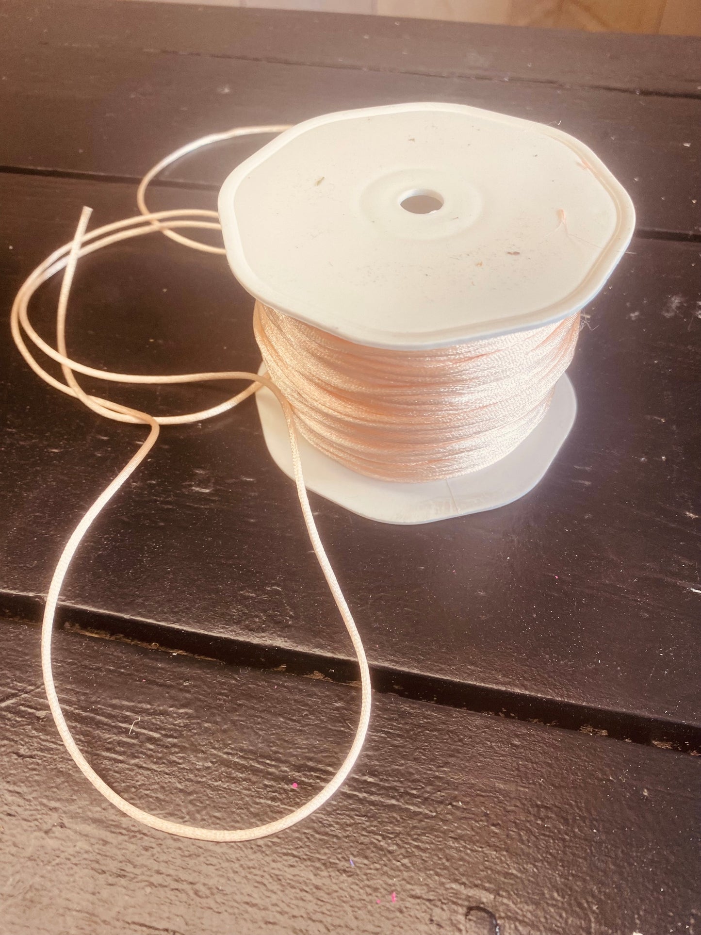 Lint smal, zacht roze, per 10mtr, rond