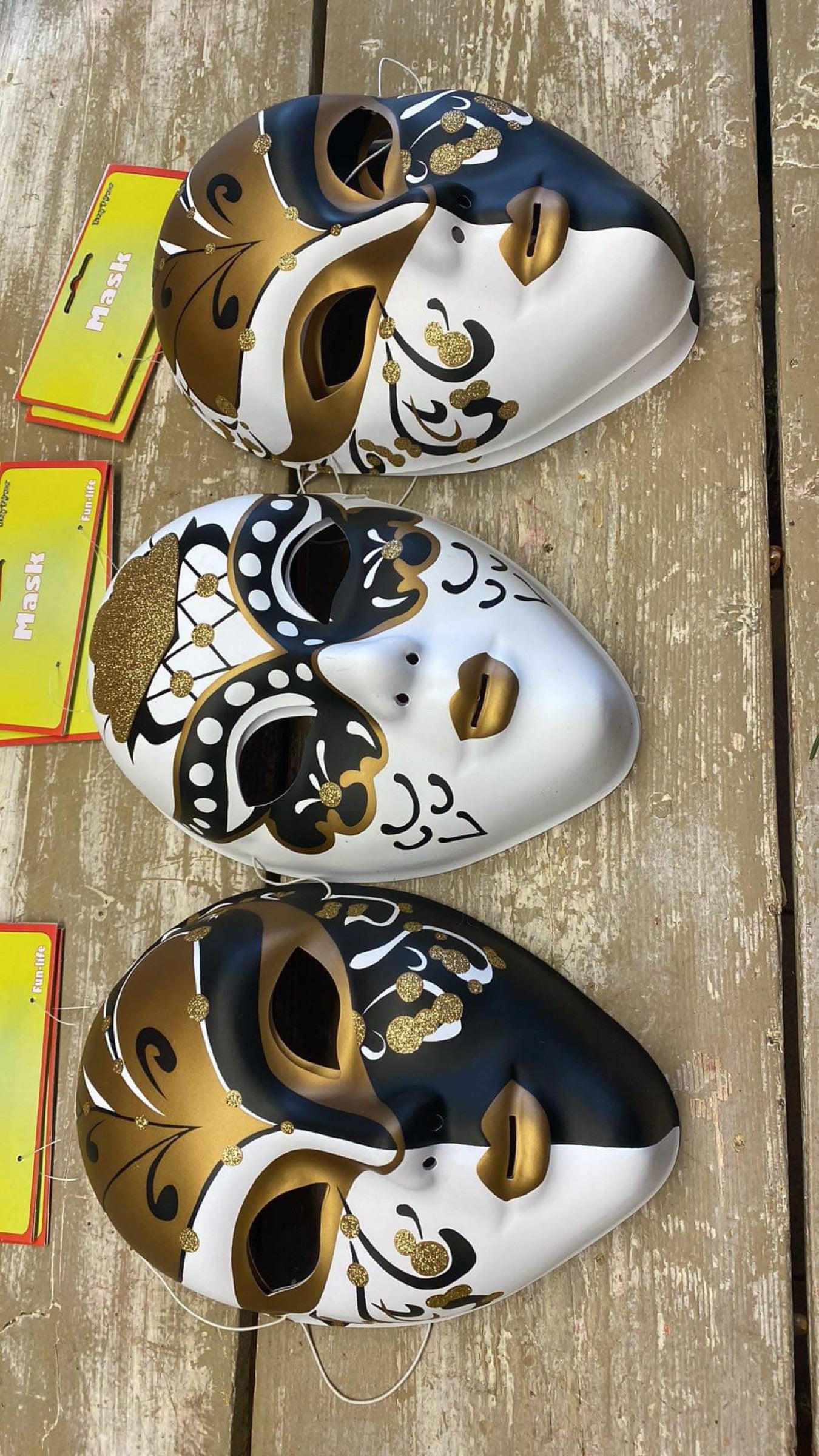 Carnavals maskers, plastic, per 2 stuks, assortiment