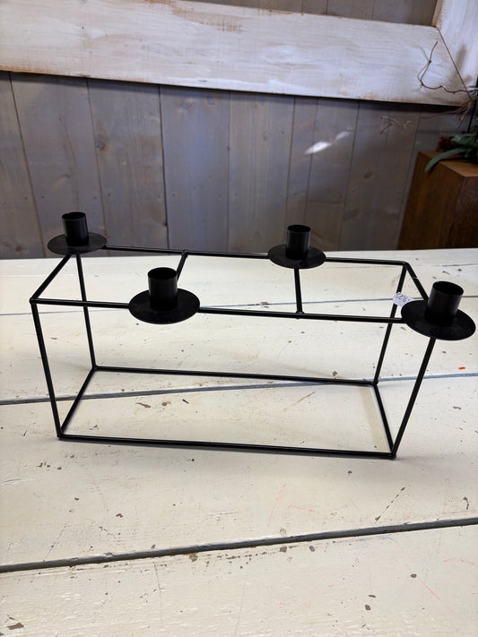 Kaars houder/ kandelaar, zwart metaal, voor 4 diner kaarsen, H20cm B36cm, per stuk
