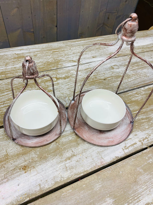 Duo van 2 kerst bellen / kooien, D20cm H18cm en D30cm H22cm wit/koper