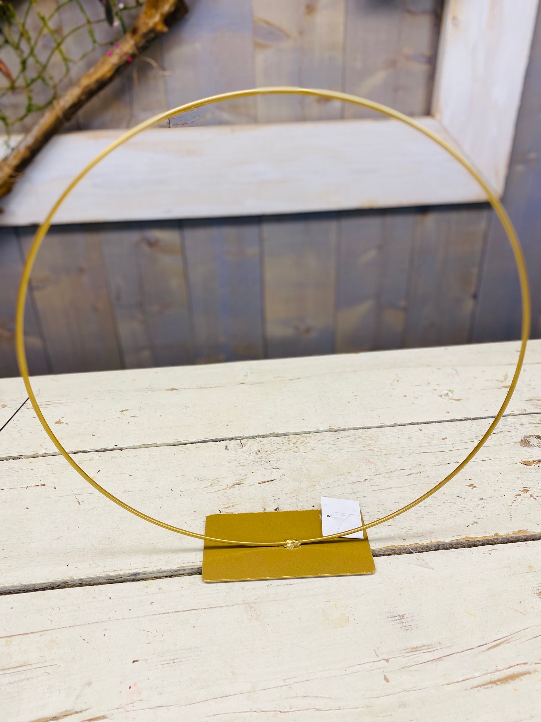 IJzeren ring op voetje, goud, 40cm doorsnee, per stuk