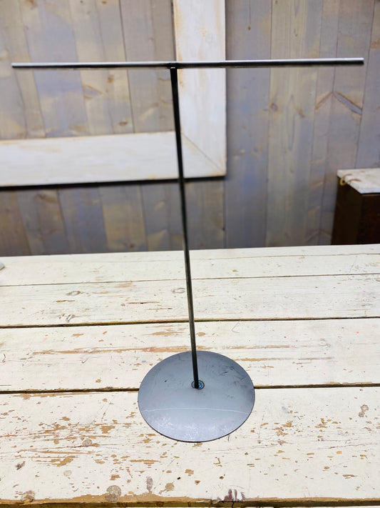 IJzeren T standaard , onbewerkt, 50cm hoog, 40cm breed, per stuk