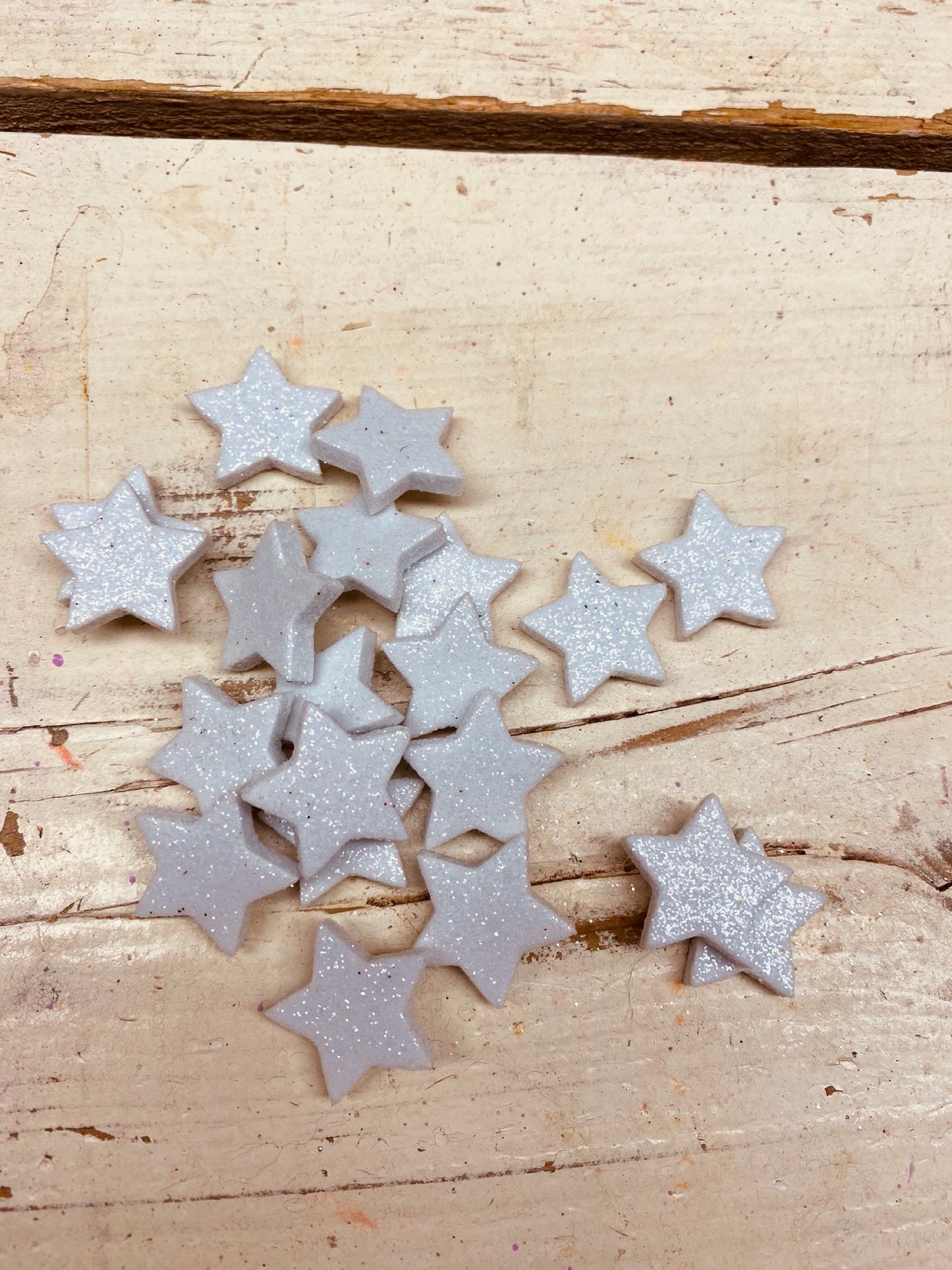Kerst sterretjes,Piepschuim/tempex, wit glimmend, per 10 stuks