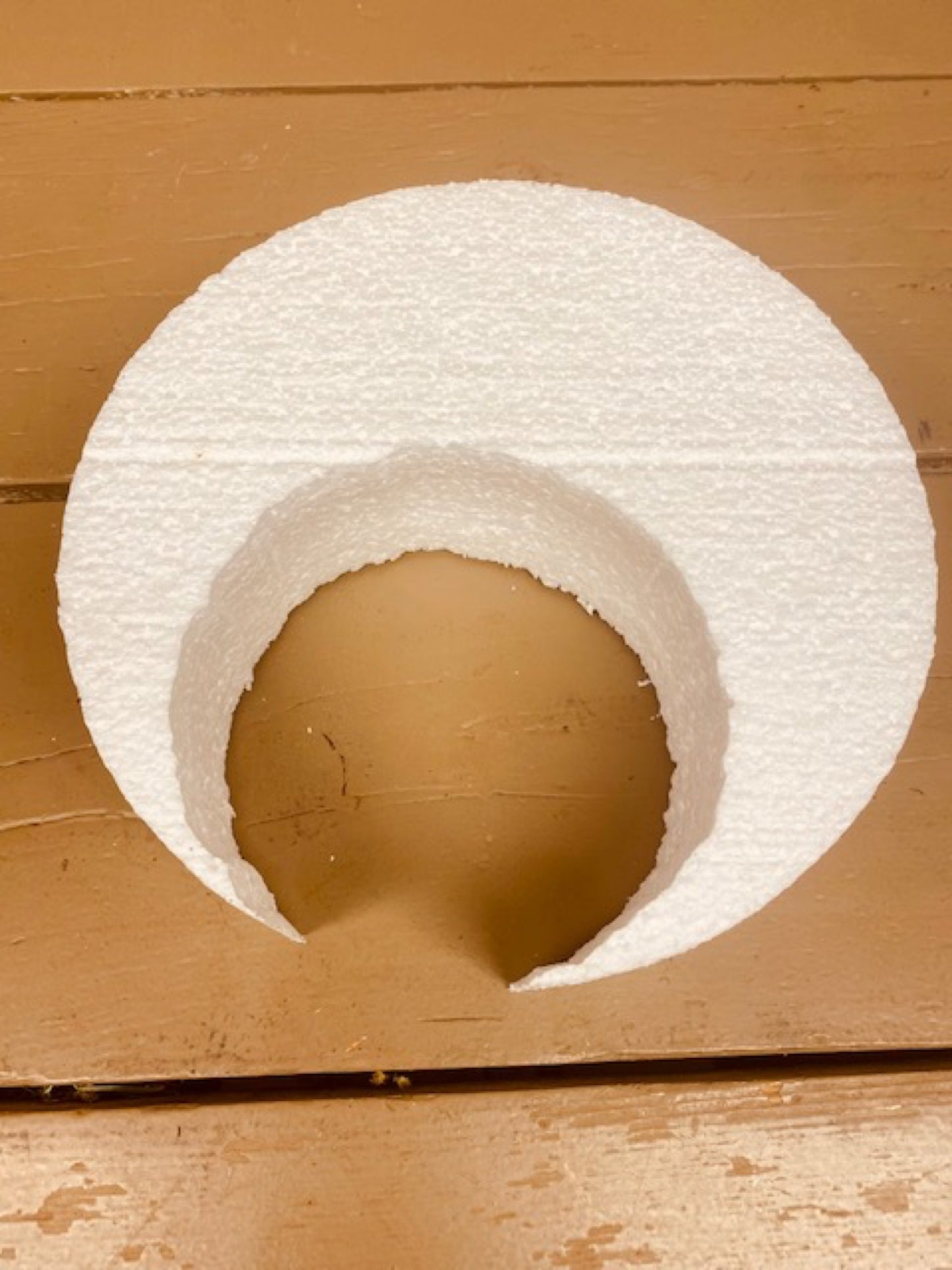 Tempex / Styropor open schijf, D25cm, met opening van 15cm aan zijkant, per stuk
