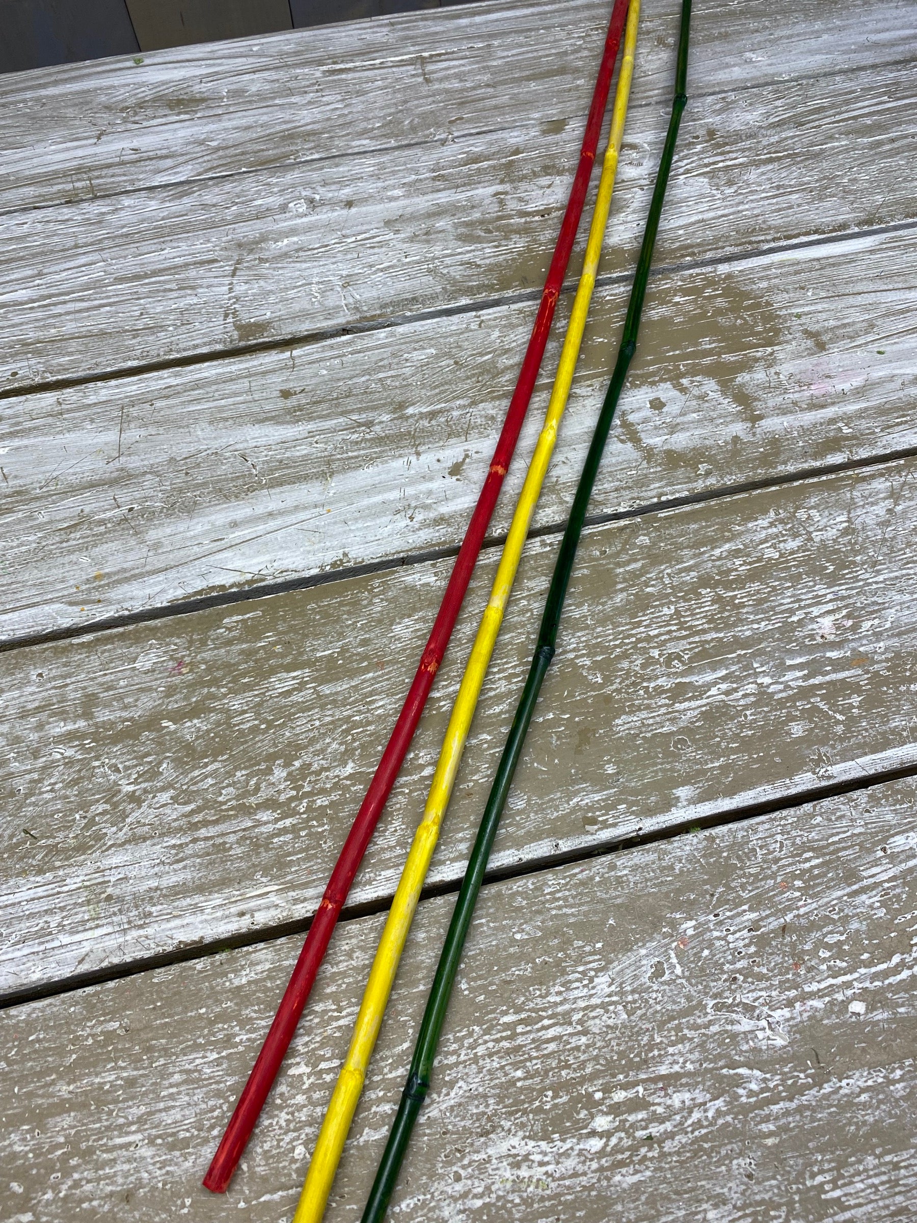 3 Bamboe stokken, 1 rood, 1 geel, 1 groen, L1mtr