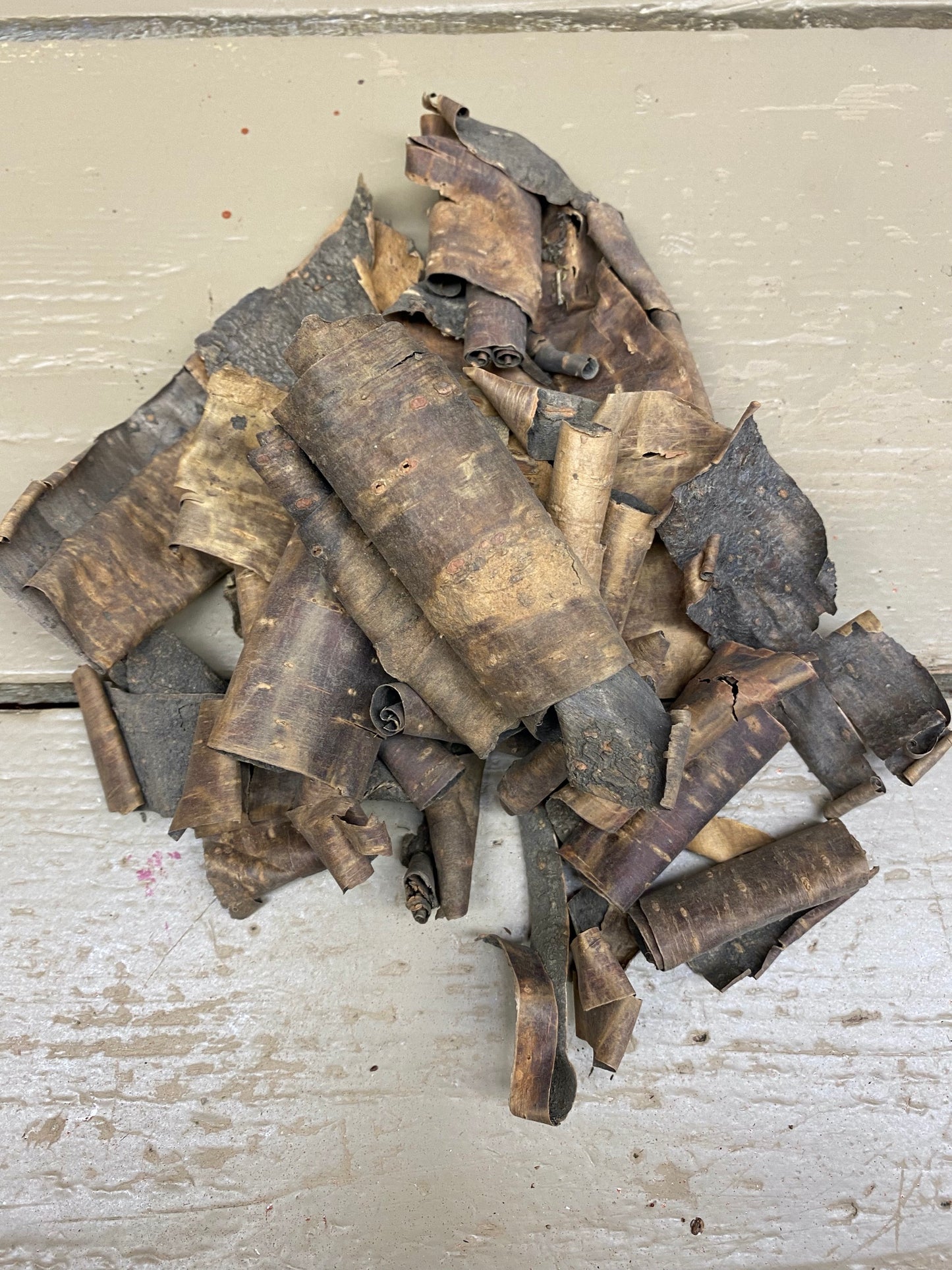 Boomschors, dun, kleine stukjes, per 75gram