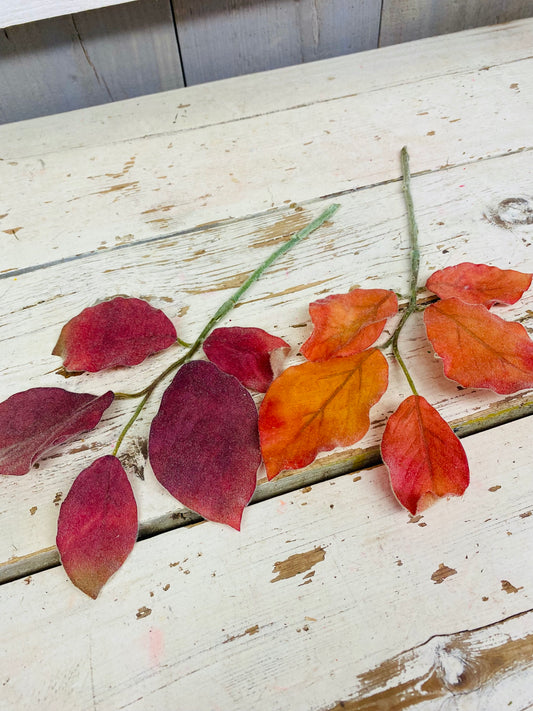 Zijden, kunst, herfstblad, 1 oranje en 1 rood, per 2 takjes