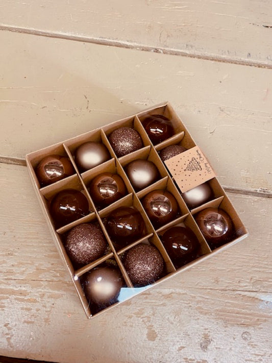 Kerstballen gemengd, middel groot, in koper tinten, per 8 stuks