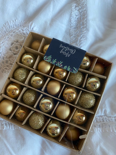 Kerstballetjes gemengd, hele kleine in goud tinten, per 25 stuks