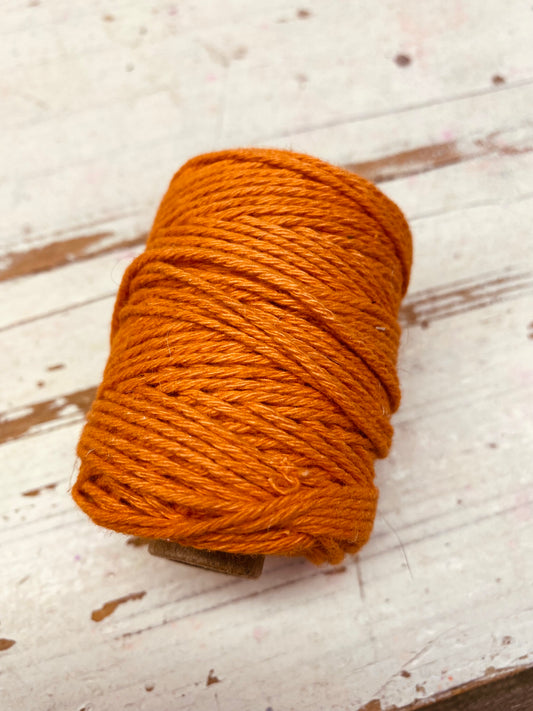katoen Wol 2mm dik x L50m, oranje, per rolletje