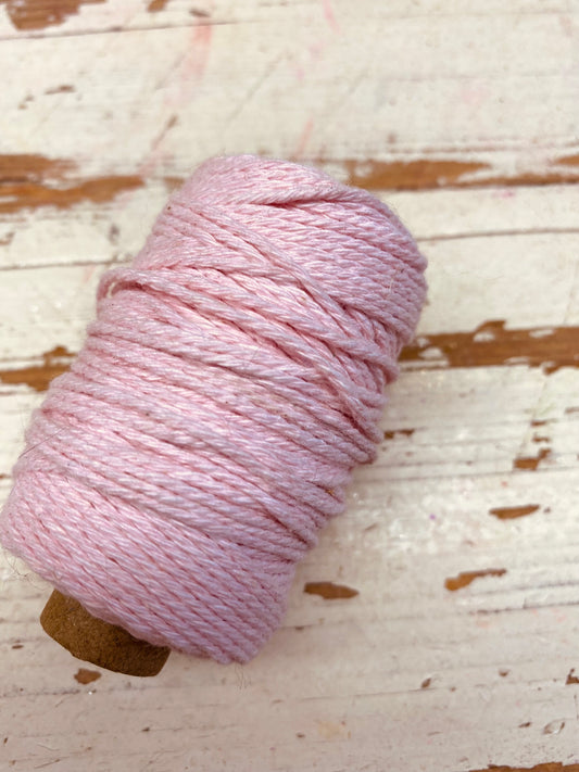 katoen Wol 2mm dik x L50m, zacht roze, per rolletje
