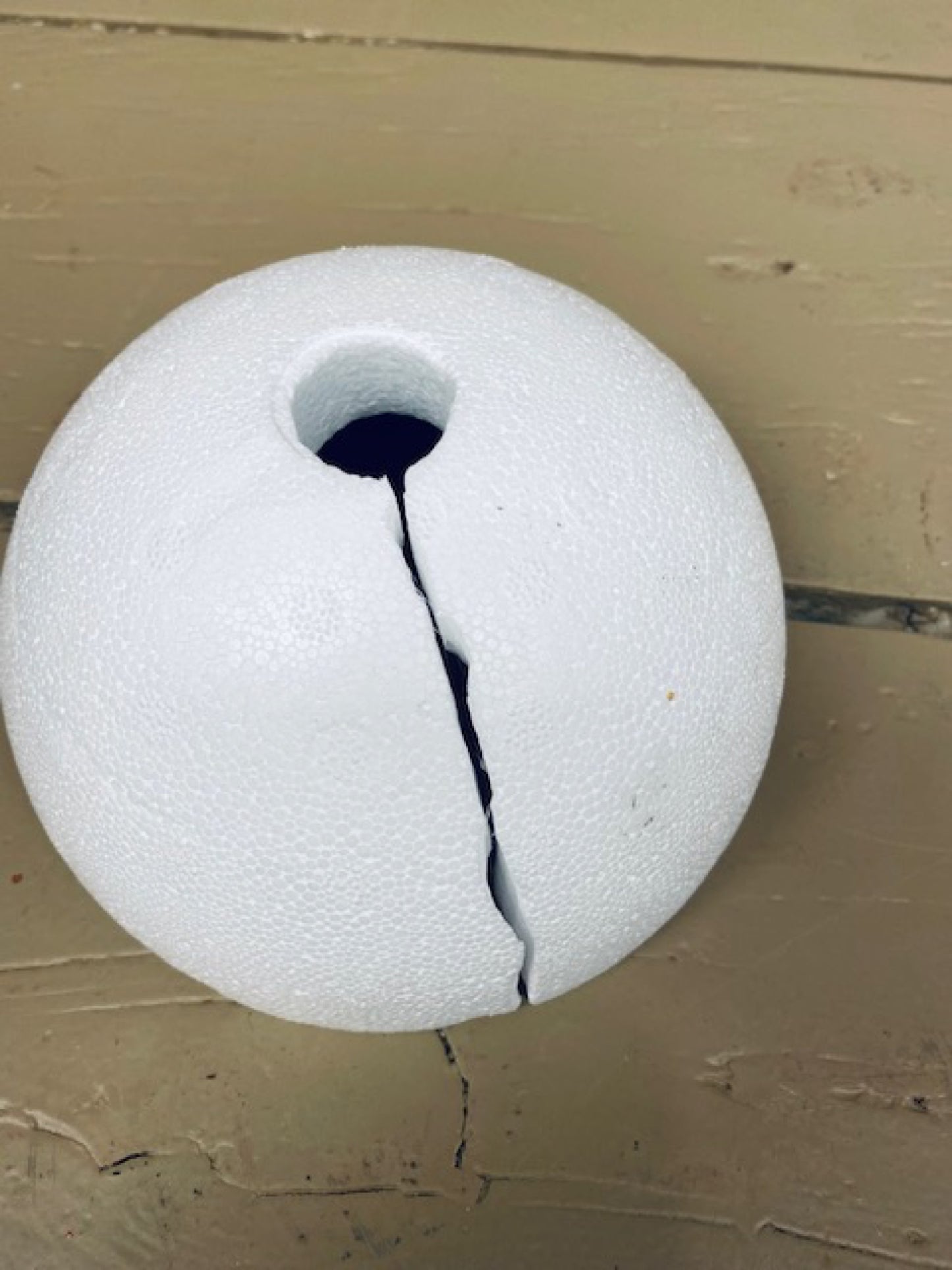 Tempex, styropor, halve bol met opening aan zijkant, 15cm doorsnee
