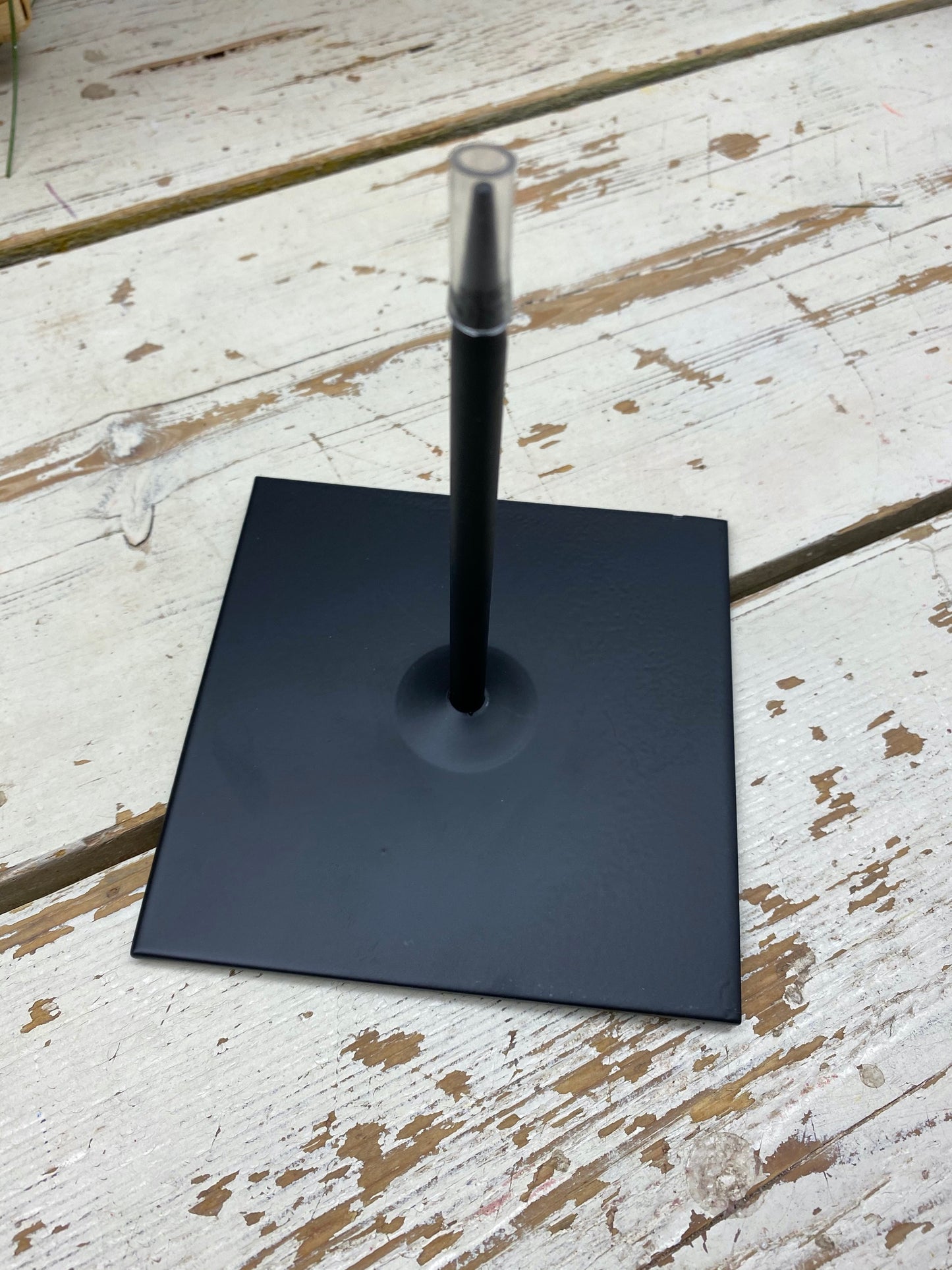 IJzeren standaard, zwart, H±13cm, per stuk